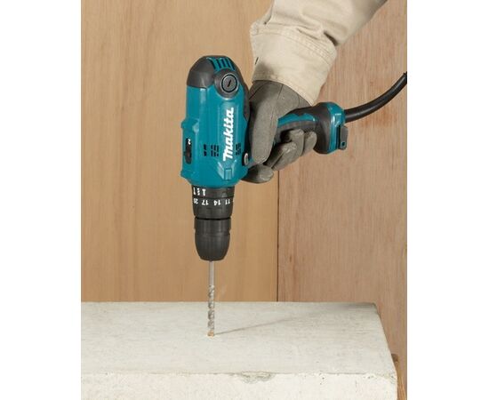  Шуруповерт Makita HP 0300 
